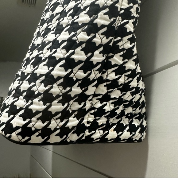 Vera Bradley Black White XL Weekender Travel Bag 25x15x8 - Picture 6 of 16